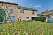 A vendre, Ensemble immobilier près de Taizé 