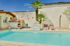 Maison de village avec bel espace extérieur