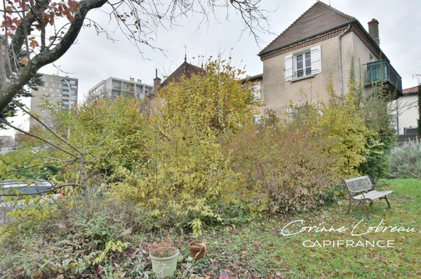 A vendre à MACON maison bourgeoise