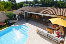 Propriété d’exception avec piscine et vue remarquable sur les deux roches
