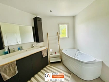 Maison de plain-pied 131m2 - piscine - garages - grand jardin