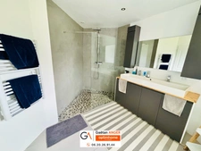 Maison de plain-pied 131m2 - piscine - garages - grand jardin