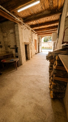 Gignac, situation centrale, maison de village traversante, vue panoramique.