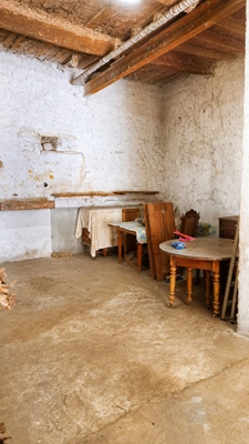 Gignac, situation centrale, maison de village traversante, vue panoramique.