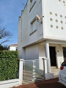 Dpt Charente Maritime (17), à vendre ROYAN appartement 3 pièces, 100 m de la plage 