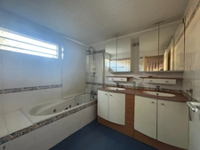 Maison à vendre 6 pièces  (4 chambres), piscine, carport