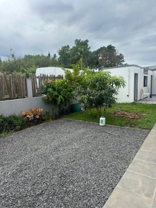 INVESTISSEMENT LOCATIF À FORTE RENTABILITÉ - MAISON RECENTE T5 À LA RIVIÈRE ST-LOUIS 