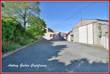  **Longère familiale rénovée avec dépendances et grand terrain – Saint Aubin des Ormeaux 85130**