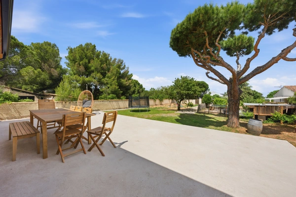 Maison à vendre 7 pièces PEROLS sur 1800m2 de terrain (34)