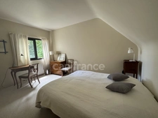 MESQUER- A 100 M DE LA MER ET ACCES À PIED AUX COMMERCES - A VENDRE MAISON 7 CHAMBRES - 200 m2 HAB - PISCINE - JARDIN SANS VIS À VIS - GARAGE
