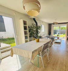 MESQUER - MAISON SITUÉE AU CALME AVEC JARDIN - 4 CHAMBRES ET GARAGE - ACCÈS TOUT À PIEDS OU À VÉLO
