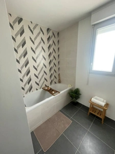 SAINT NAZAIRE -  A VENDRE APPARTEMENT T4 - DANS QUARTIER AGRÉABLE ET FAMILIAL - PROCHE TOUTES COMMODITÉS - DERNIER ÉTAGE - 3 GRANDES TERRASSES - 2 PARKINGS + LOCAL A VÉLO
