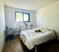 MESQUER - A VENDRE MAISON DE PLAIN-PIED - PROCHE PLAGES ET COMMERCES - PISCINE - 3 CHAMBRES
