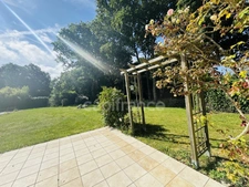 MESQUER- A 100 M DE LA MER ET ACCES À PIED AUX COMMERCES - A VENDRE MAISON 7 CHAMBRES - 200 m2 HAB - PISCINE - JARDIN SANS VIS À VIS - GARAGE