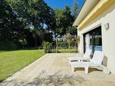 MESQUER- A 100 M DE LA MER ET ACCES À PIED AUX COMMERCES - A VENDRE MAISON 7 CHAMBRES - 200 m2 HAB - PISCINE - JARDIN SANS VIS À VIS - GARAGE