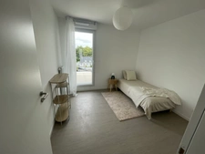 SAINT NAZAIRE -  A VENDRE APPARTEMENT T4 - DANS QUARTIER AGRÉABLE ET FAMILIAL - PROCHE TOUTES COMMODITÉS - DERNIER ÉTAGE - 3 GRANDES TERRASSES - 2 PARKINGS + LOCAL A VÉLO
