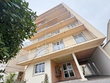 Apartment sold with tenant in place – 2 bedrooms, balcony and elevator – Roanne city center