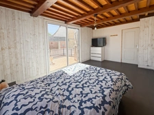 FAMILY HOME OF 143M2, SWIMMING POOL, HANGAR OF 300M2 AND ENCLOSED LAND OF 1136M2