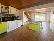FAMILY HOME OF 143M2, SWIMMING POOL, HANGAR OF 300M2 AND ENCLOSED LAND OF 1136M2