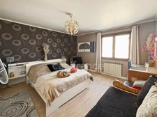 MAISON DE 211 M² – 5 CHAMBRES – SPA – GRANDS GARAGES ET DÉPENDANCES – TERRAIN DE 2 305 M²