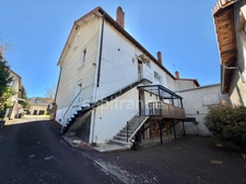 MAISON FAMILIALE DE 165M2 + APPARTEMENT INDEPENDANT DE 55M2, TERRASSE, GARAGE DE 135M2, DEPENDANCES ET TERRAIN CLOS DE 909M2