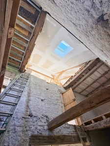 MAISON A RENOVER D'UN POTENTIEL D'ENVIRON 170 M2, TERRAIN DE 7889 M², GARAGE ET DEPENDANCES