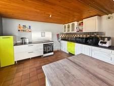 FAMILY HOME OF 143M2, SWIMMING POOL, HANGAR OF 300M2 AND ENCLOSED LAND OF 1136M2