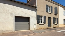 MAISON DE 133 M², TERRAIN CLOS DE 889 M², 4 CHAMBRES, GARAGES ET CAVES