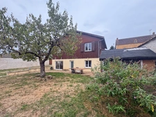 MAISON FAMILIALE DE 143M2, PISCINE, HANGAR DE 300M2 ET TERRAIN CLOS DE 1136M2