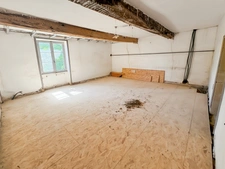 MAISON A RENOVER D'UN POTENTIEL D'ENVIRON 170 M2, TERRAIN DE 7889 M², GARAGE ET DEPENDANCES
