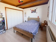FAMILY HOME OF 143M2, SWIMMING POOL, HANGAR OF 300M2 AND ENCLOSED LAND OF 1136M2