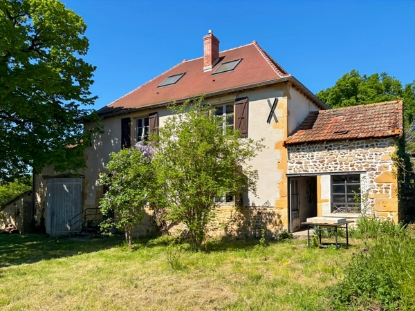 MAISON A RENOVER D'UN POTENTIEL D'ENVIRON 170 M2, TERRAIN DE 7889 M², GARAGE ET DEPENDANCES