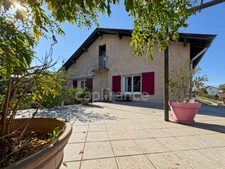 MAISON DE 211 M² – 5 CHAMBRES – SPA – GRANDS GARAGES ET DÉPENDANCES – TERRAIN DE 2 305 M²