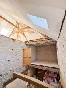 MAISON A RENOVER D'UN POTENTIEL D'ENVIRON 170 M2, TERRAIN DE 7889 M², GARAGE ET DEPENDANCES