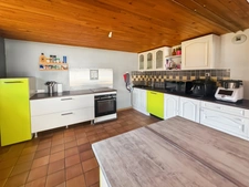 FAMILY HOME OF 142M2, SWIMMING POOL, OUTBUILDING AND ENCLOSED GROUNDS OF 1136M2
