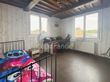 FAMILY HOME OF 143M2, SWIMMING POOL, HANGAR OF 300M2 AND ENCLOSED LAND OF 1136M2