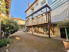 MAISON FAMILIALE DE 165M2 + APPARTEMENT INDEPENDANT DE 55M2, TERRASSE, GARAGE DE 135M2, DEPENDANCES ET TERRAIN CLOS DE 909M2