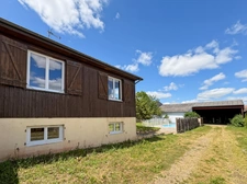 MAISON FAMILIALE DE 143M2, PISCINE, HANGAR DE 300M2 ET TERRAIN CLOS DE 1136M2
