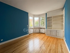 APPARTEMENT DE 133,95 M² AVEC BALCON, CAVE ET GRENIER – CENTRE-VILLE DE ROANNE