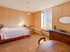 MAISON DE VILLE À RÉNOVER DE 110 M² – 4 CHAMBRES – ATELIER DE 98 M² – TERRAIN CLOS ET ARBORÉ DE 1 006 M²