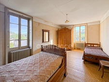 MAISON DE VILLE À RÉNOVER DE 110 M² – 4 CHAMBRES – ATELIER DE 98 M² – TERRAIN CLOS ET ARBORÉ DE 1 006 M²