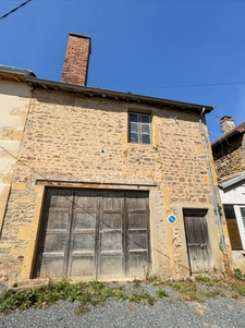 VILLAGE HOUSE OF APPROXIMATELY 200 M2, 4 BEDROOMS, GARAGE, AND ENCLOSED LAND OF 694M2