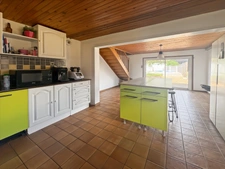 MAISON FAMILIALE DE 143M2, PISCINE, HANGAR DE 300M2 ET TERRAIN CLOS DE 1136M2