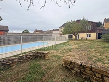 MAISON FAMILIALE DE 143M2, PISCINE, HANGAR DE 300M2 ET TERRAIN CLOS DE 1136M2