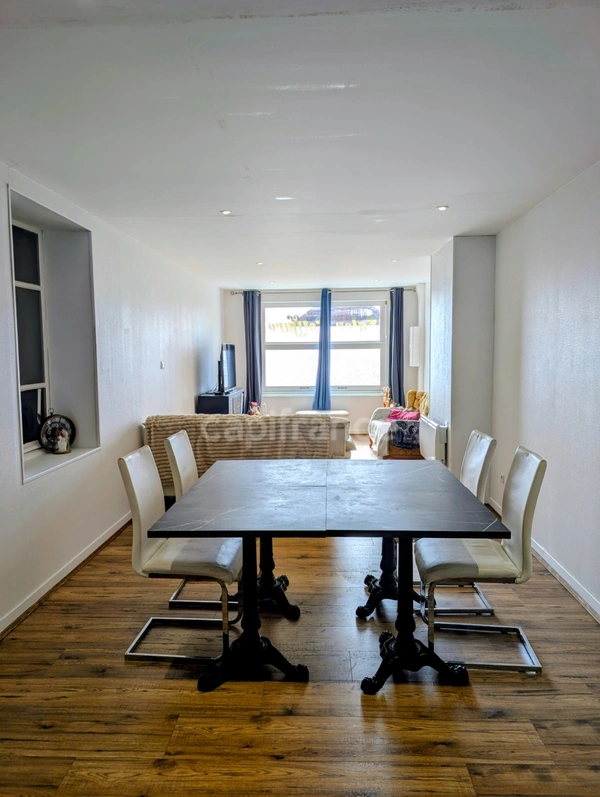 MAISON fort potentiel – habitation + activité – garage- Douai