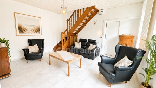 Maison individuelle 117 m² 3 chambres + bureau – cour – garage - dépendances – Sommaing
