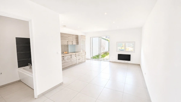 Maison rénovée de 66 m² avec jardin et terrasse – Denain – 77 000 € FAI