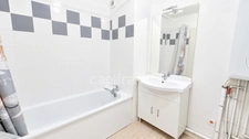 T2 56 m2 avec balcon vue parc +parking sécurisé -  62 000 €