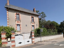 Maison de caractère – 5 à 7 chambres – 5000 m² avec piscine – à 5 min des commerces
