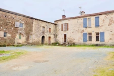 A Vendre MERVENT propriete de 245M2  